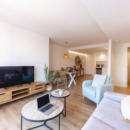 Bravissimo Domenica, 2 Bedrooms And Balcony Girona Bagian luar foto