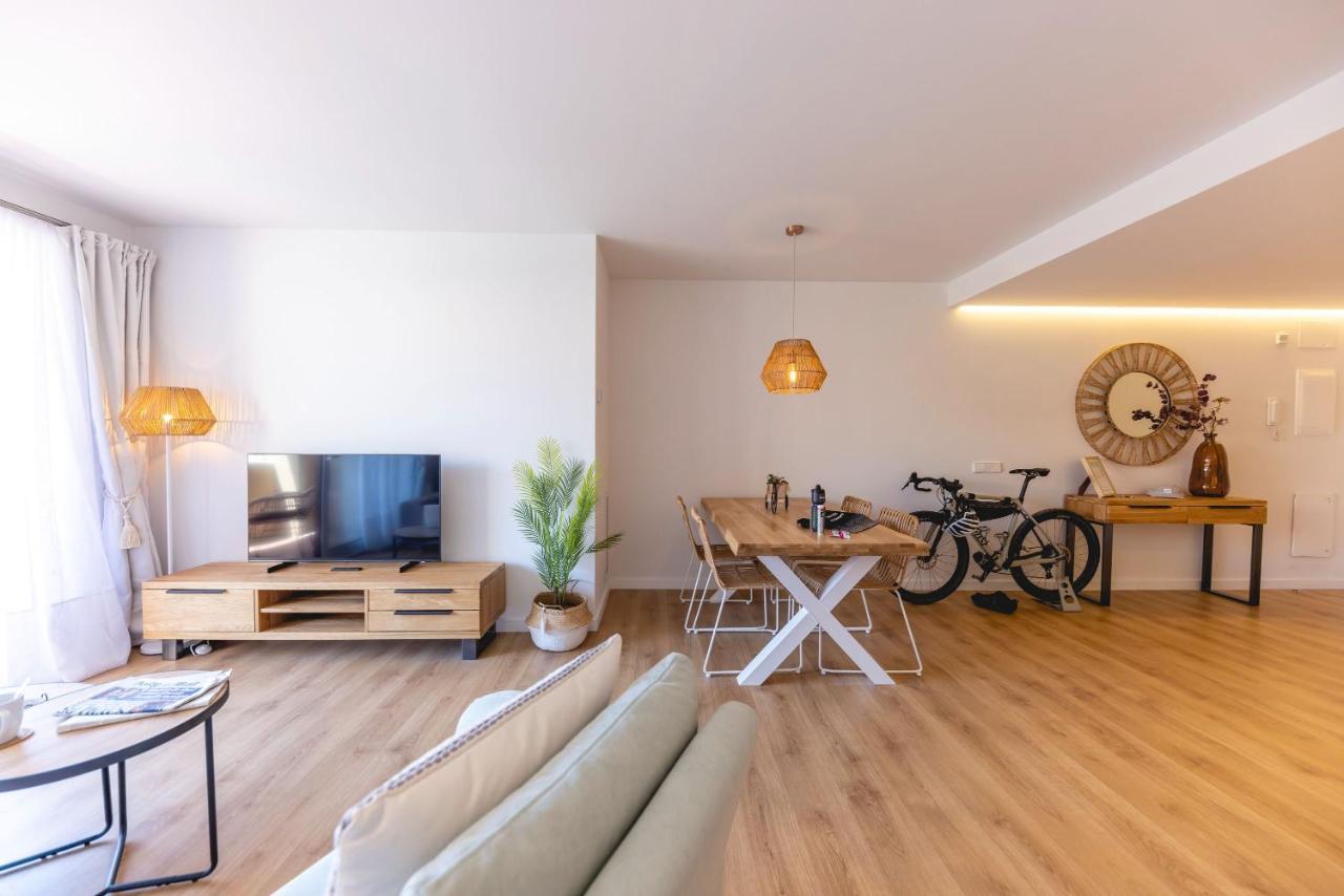 Bravissimo Domenica, 2 Bedrooms And Balcony Girona Bagian luar foto